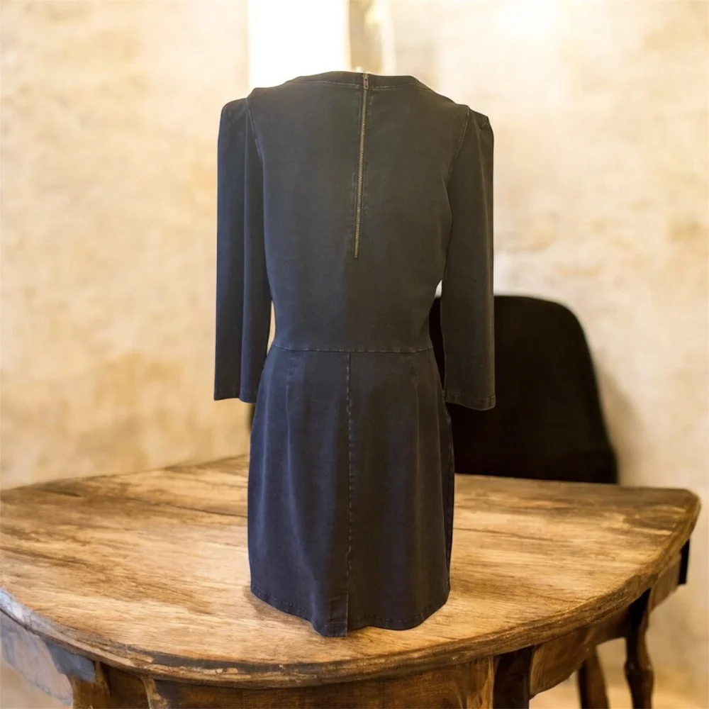 GUESS Designer dress. Chic Modern style - Picture 4 of 7